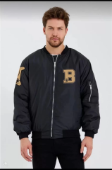Erkek Siyah Bomber Kolej Mont – B Harfi ve Kemik Baskılı, Su İtici Kumaş, Kapitone Astarlı Fermuarlı Ceket - Siyah
