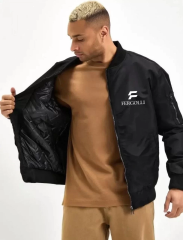 Erkek Siyah Bomber Mont – Fergolli Logo Baskılı, Fermuarlı Cepli, Kapitone Astarlı Şık ve Rahat Günlük Ceket - Siyah