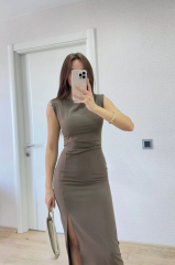 Yırtmaç Detaylı Sırtlı Kapalı Yandan Derin Yırtmaç Detaylı Kolsuz Elbise - Antrasit