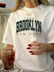 Brooklyn Harf Baskılı Düşük Omuzlu T-shirt, Rahat Kısa Kollu Bol T-shirt, Kadın Giyim - Beyaz