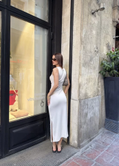 Osy Modal Yumuşak Dokulu Kumaş Bisiklet Yaka Sıfır Kolsuz Yırtmaçlı Uzun Elbise - Beyaz