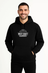 Erkek Kapşonlu Sweatshirt – Oversize Üç İplik Şardonlu Hoodie, “West Coast Classics” Ön & Arka Baskılı, Kanguru Cepli Kışlık Günlük Stil - Siyah