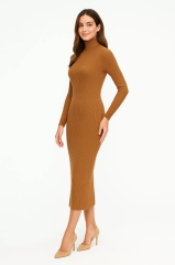 Kadın Boğazlı Triko Elbise – Uzun Fitilli Esnek Dokuma, Tam Kalıp, Kışlık & Baharlık Şık Rahat Stil, 130 cm Midi Boy Elbise - Kahverengi