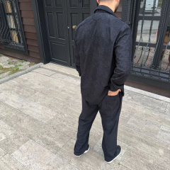 Erkek Kadife Oversize Takım – Gömlek ve Pantolon İkili Set Füme Corduroy Şıklığı, Rahat ve Zarif Duruş Yumuşak Dokulu Kadife Kumaş, Düğmeli Gömlek Üst ve Lastikli Pantolon Alt Parça ile Gün Boyu Konfor- Siyah