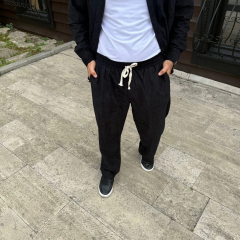 Erkek Kadife Oversize Takım – Gömlek ve Pantolon İkili Set Füme Corduroy Şıklığı, Rahat ve Zarif Duruş Yumuşak Dokulu Kadife Kumaş, Düğmeli Gömlek Üst ve Lastikli Pantolon Alt Parça ile Gün Boyu Konfor- Siyah