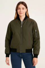 Kadın Bomber Mont Ceket – Fermuarlı, Kapitone İçi Astarlı, Su İtici Kumaş, Regular Fit, Yandan Cepli, Günlük Bahar & Kış Şık Rahat Stil - Haki
