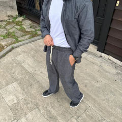 Erkek Kadife Oversize Takım – Gömlek ve Pantolon İkili Set Füme Corduroy Şıklığı, Rahat ve Zarif Duruş Yumuşak Dokulu Kadife Kumaş, Düğmeli Gömlek Üst ve Lastikli Pantolon Alt Parça ile Gün Boyu Konfor- Füme