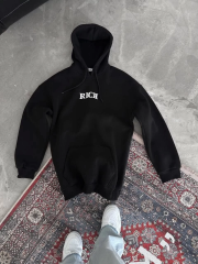 Uzun Kol Kapüşonlu Göğüs Baskılı SweatShirt - Siyah